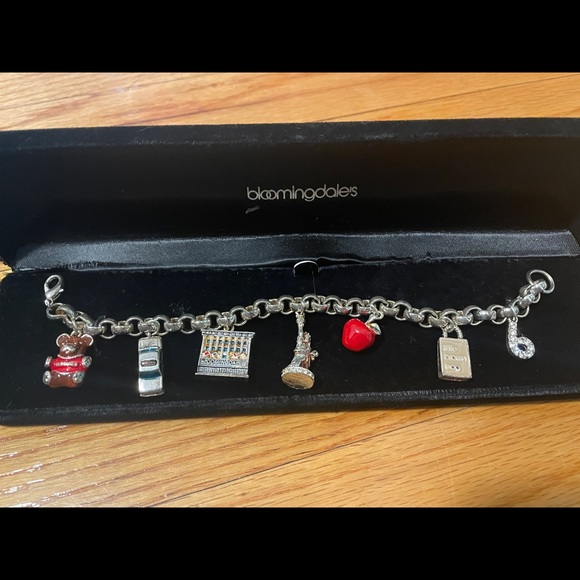 Vintage Bloomingdales New York Charm Bracelet - Picture 2 of 4